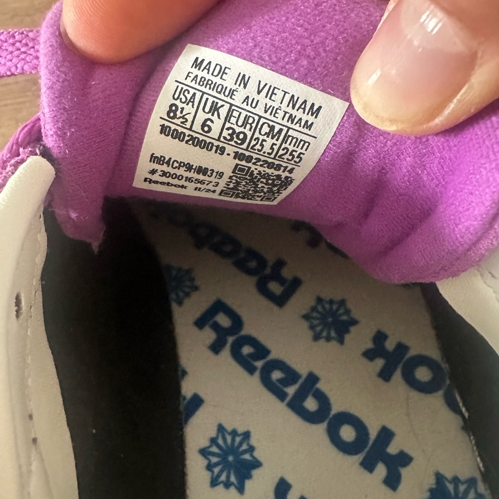 Purple Reebok sneakers - Picture 5 of 5